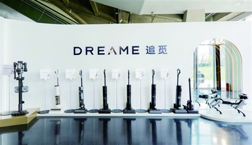 黑猫投诉显示,近30天追觅共收到155条投诉,其中多条涉及“多次维修故障频发”。
